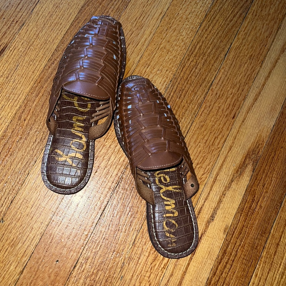 Women size 8 Sam Edelman slip on shoe. Tan